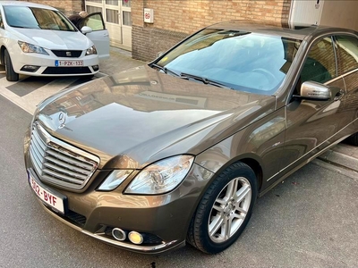 MERCEDES E220 blauwEFFICIENCY AUTOMATISCH