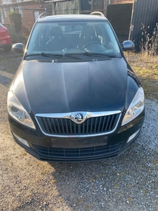 Skoda fabia 1.6tdi diesel année 2013 avec 207.000km carpass