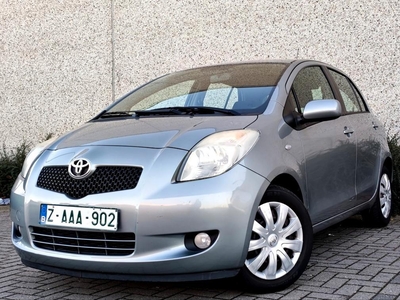 TOYOTA YARIS 1.3i AUTOMAAT. ONDERHOUD TOYOTA GARANTIE