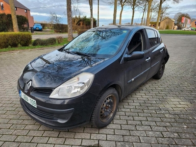 Renault clio 1.2 tCe 100ch 180.000 km airco beschadigd