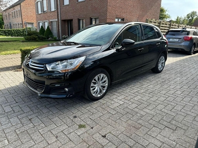 Citroën C4 1.4 benzine met maar 100.000 Km top staat