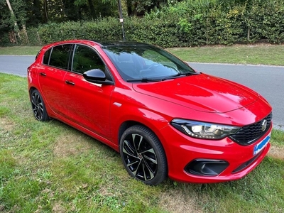 Fiat Tipo 1.4 T-Jet 120pk hatchback.