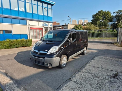 Opel Vivaro 2.0Dci Utilitaires 3place Airco CT ok