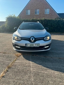 Renault Megane III !! 15DCI / BOSE / PANO / KEYLES !!