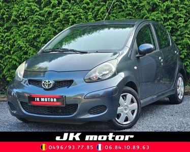 TOYOTA Aygo 1.0i Essence 70ch 09/2010 70.000km