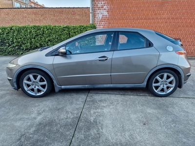 Honda civic 1.8 V-tec