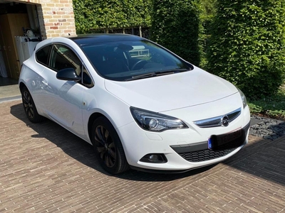 Opel astra GTC full option