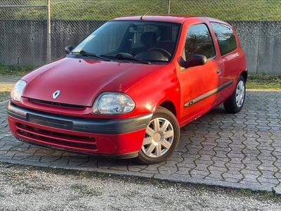 Renault Clio 1.6i
