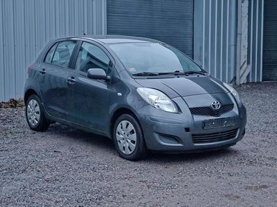 Toyota yaris 1.4 diesel /// 2010 /// airco /// 6 deuren