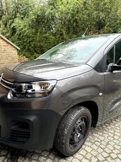 Citroen Berlingo VAN XL // AUTOMAAT // 130PK // GROOTLICHT