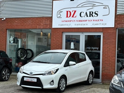 TOYOTA YARIS HYBRID 1.5I 75PK ///NAVI / CAMERA//