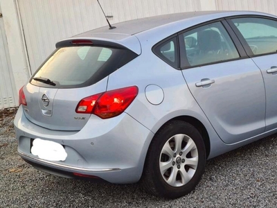 Opel astra 17cdti an2014.185mkm 4300€