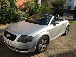 AUDI TT CABRIOLET