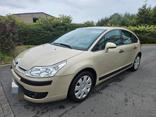 Citroen c4 1.4 benzine met airco weinig km trekhaak