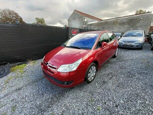 Citroën C4 essence climatisé