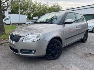 Skoda Fabia - Airco - Benzine - Parkeersensoren - 12m Garant