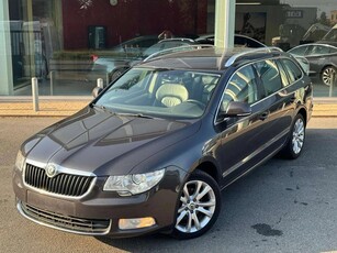 Skoda Superb wagen rijdt perfect blanco gekeurd voor verkoop