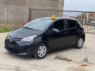 Toyota Yaris 1.33i VVT-i Active and pack Live 2