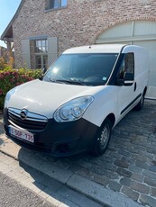 Witte camionette Opel Combo 1.3CDTI