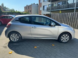 Peugeot 208 benzine 2014