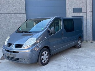 RENAULT TRAFFIC 2011 dubbel cabine 178000 km euro 2,5