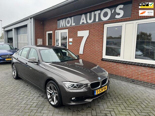 BMW 3-serie 320i Upgrade Edition , Leer 18