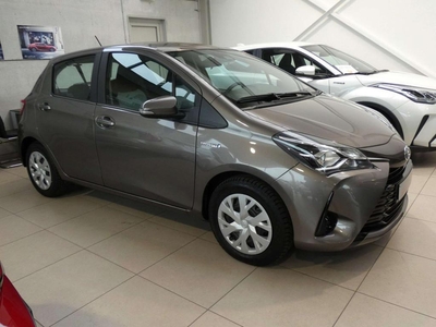 Toyota Yaris HYBRID Comfort +Parkeercamera +4Season banden