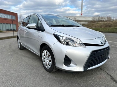 Toyota yaris 1.3 benzine/hybride ** automaat