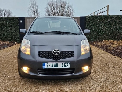 Toyota yaris 1.4 d4d / 66kw / 2009 / 1ère main/GPS/airco!!