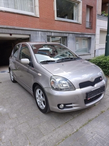 Zeer nette en zeldzame Toyota Yaris TS 1.5.106c met keuring