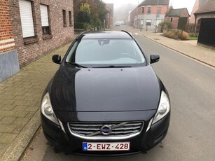 Volvo V60 D2