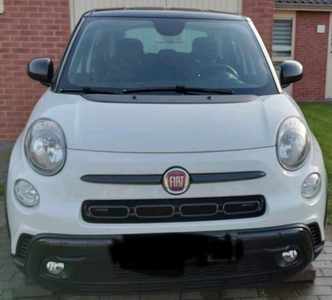 Fiat 500L Benzine 1400cc 5 deurs van 2019 met 101790km.