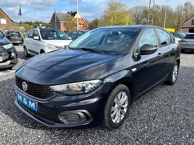 Fiat Tipo 1.4i Business * navigatie * 12 m garantie *