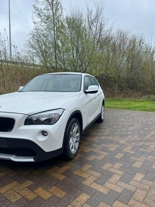 BMW X1 | 2.0i Benzine | 101000km | onderhoudsboek | gekeurd