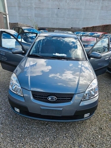 Kia rio Automatisch 2009 airco benzine 97000km gekeurd