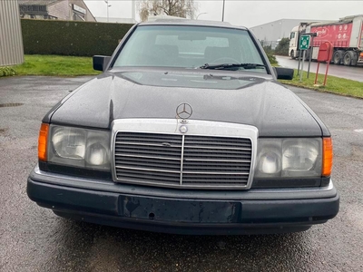 Mercedes -benz E200D 2.0 diesel Annee 1988