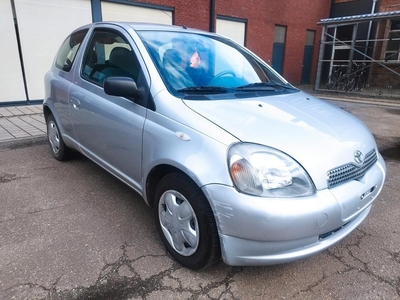 Toyota Yaris 1.0i Linea Sol GEKEURD