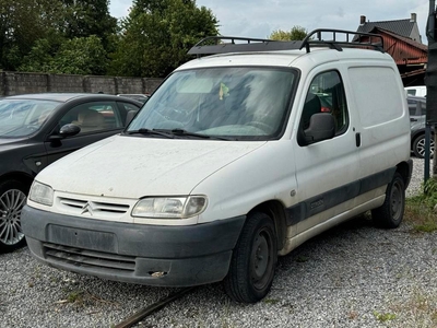 Citroën Berlingo 2003, 230.000 km, starter wordt vervangen