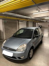 Ford Fiesta 1.3i essence 2900€ ct ok