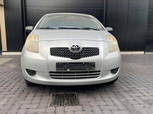 Toyota Yaris année 2006 avec seulement 106 000km