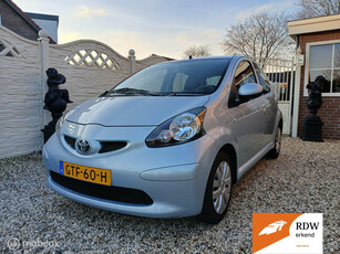 Toyota aygo ice bleu 5 deurs isofix