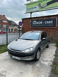 Peugeot 206 - AUTOMAAT - Benzine