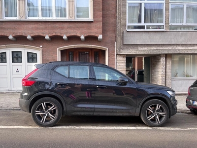 VOLVO XC40 B4 BENZINE MILD-HYBRID R-DESIGN ACC AUTOPILOT