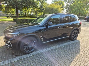 Bmw x5 xdrive 45e met car pass