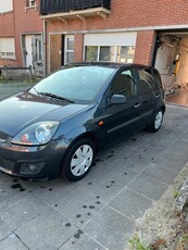 Ford fiesta gekeurd!