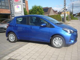 REEDS GESCHOUWD TOYOTA YARIS 1.5 BENZ - YOUNG