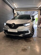 RENAULT CAPTUR RED EDITION