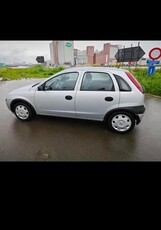 Opel corsa-auto