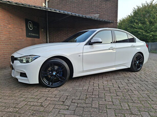 BMW 3-serie 320i M Sport Edition 184PK Auto. Schuifdak / Apple Car Play / Lederen Bekleding / Led Verlichting