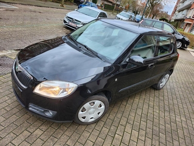 Skoda Fabia 1.6 benzine automaat 60.000km